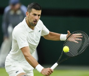 九游畅玩-德约科维奇重返赛场，大比分获胜首场状态出色，美国队观众沸腾！